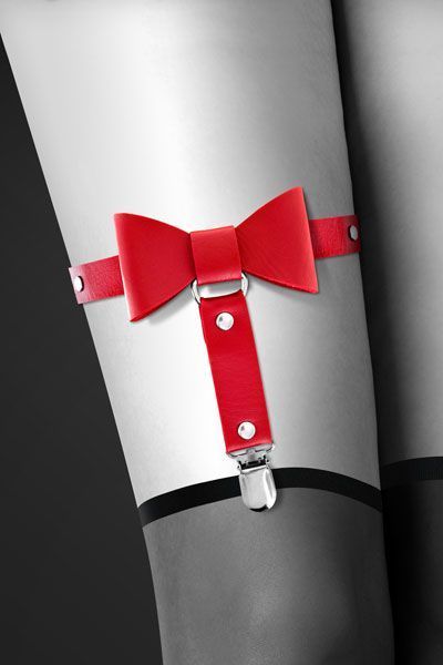 Сексуальная подвязка-гартер с бантиком из экокожи на ногу Bijoux Pour Toi - WITH BOW SO2220-SO-T фото